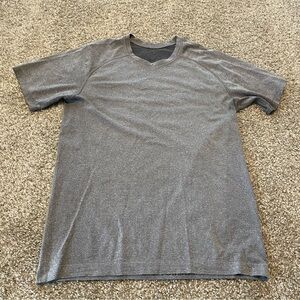 Lululemon Metal Vent shirt gray S active athletic running casual